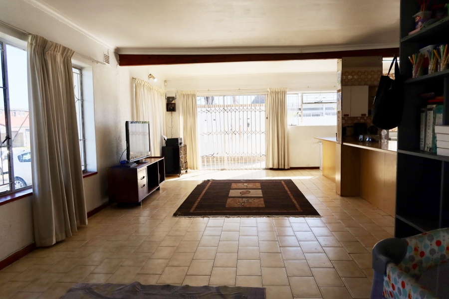 3 Bedroom Property for Sale in Bothasig Western Cape